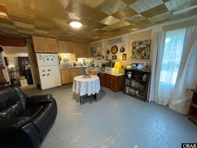 1101 W Kitty Hawk Road, Kitty Hawk, NC 27949