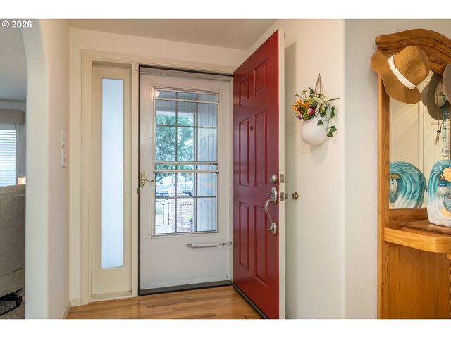 1213 Nw RIVERFRONT Dr, Roseburg, OR 97471