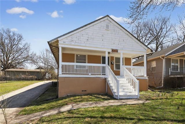 8219 Wayne Avenue, Kansas City, MO 64131