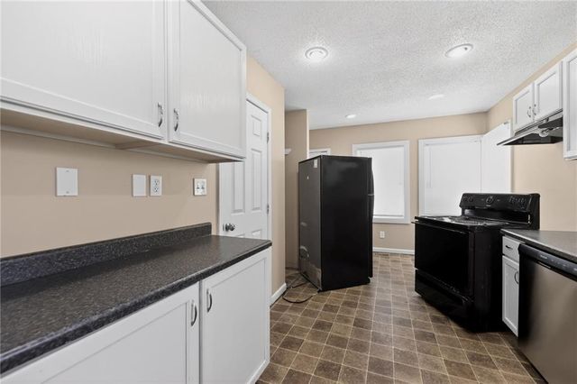 8219 Wayne Avenue, Kansas City, MO 64131