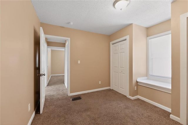 8219 Wayne Avenue, Kansas City, MO 64131