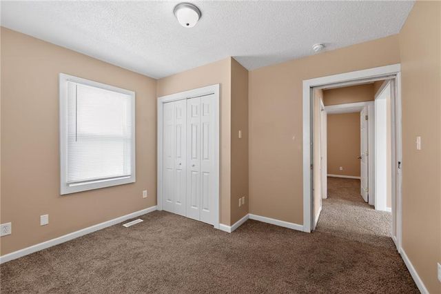 8219 Wayne Avenue, Kansas City, MO 64131