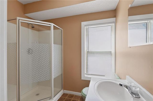 8219 Wayne Avenue, Kansas City, MO 64131