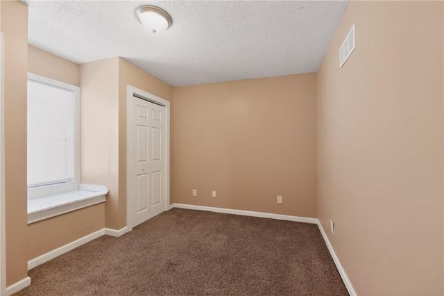 8219 Wayne Avenue, Kansas City, MO 64131