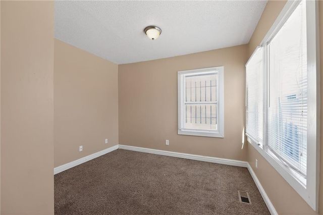 8219 Wayne Avenue, Kansas City, MO 64131