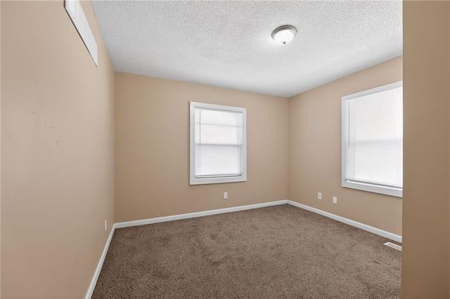 8219 Wayne Avenue, Kansas City, MO 64131