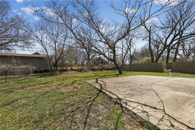 8219 Wayne Avenue, Kansas City, MO 64131