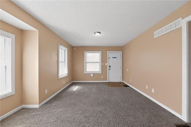 8219 Wayne Avenue, Kansas City, MO 64131