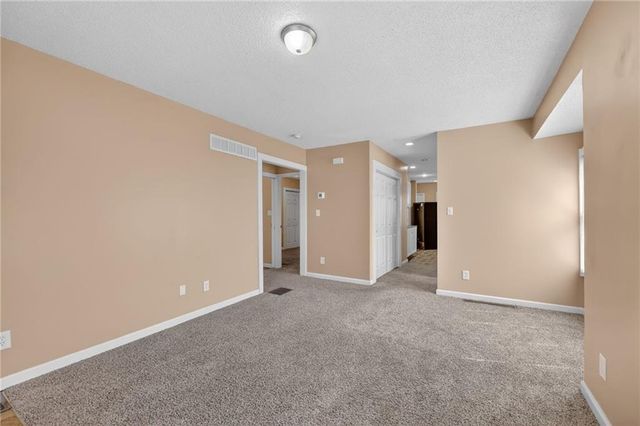 8219 Wayne Avenue, Kansas City, MO 64131