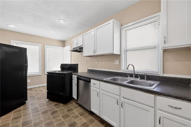 8219 Wayne Avenue, Kansas City, MO 64131