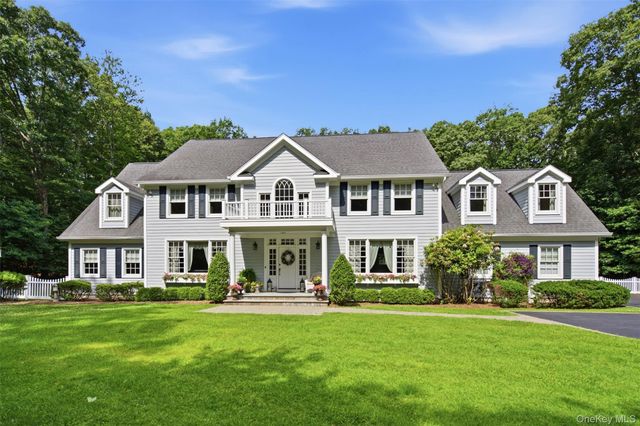 17 Forrest Drive, Lloyd Neck, NY 11743