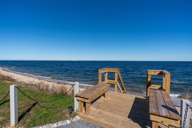 17 Forrest Drive, Lloyd Neck, NY 11743