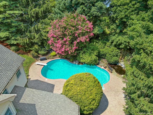 811 Canal Road, Mount Sinai, NY 11766