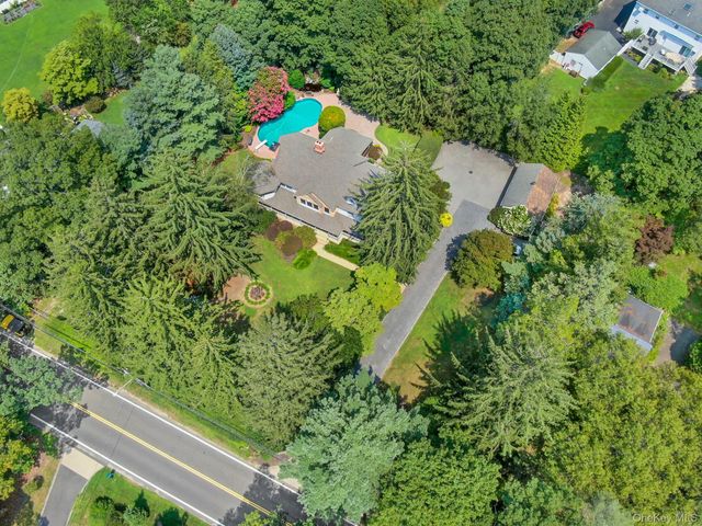 811 Canal Road, Mount Sinai, NY 11766