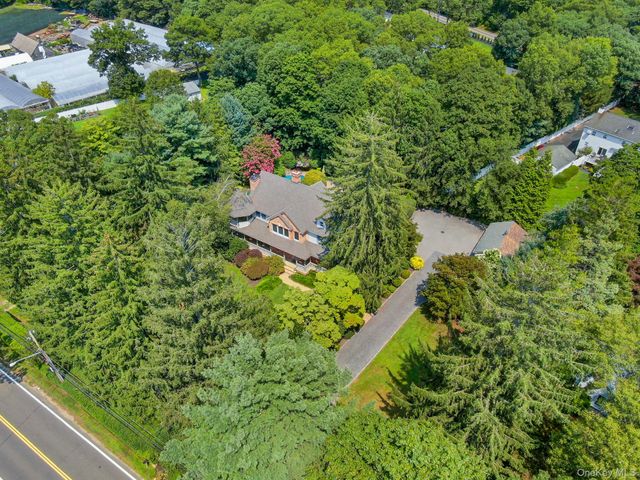 811 Canal Road, Mount Sinai, NY 11766