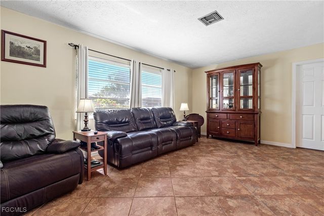 3802 SE 4th AVE, Cape Coral, FL 33904