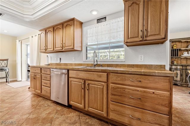 3802 SE 4th AVE, Cape Coral, FL 33904