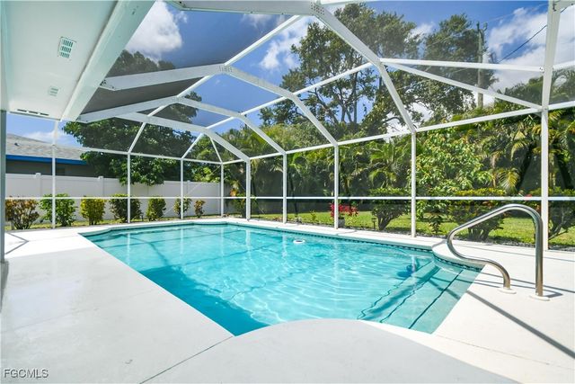 3802 SE 4th AVE, Cape Coral, FL 33904