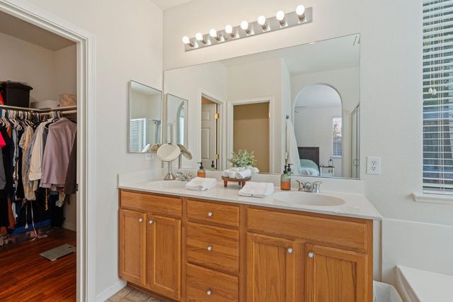 2916 N Platte Way, Sacramento, CA 95835