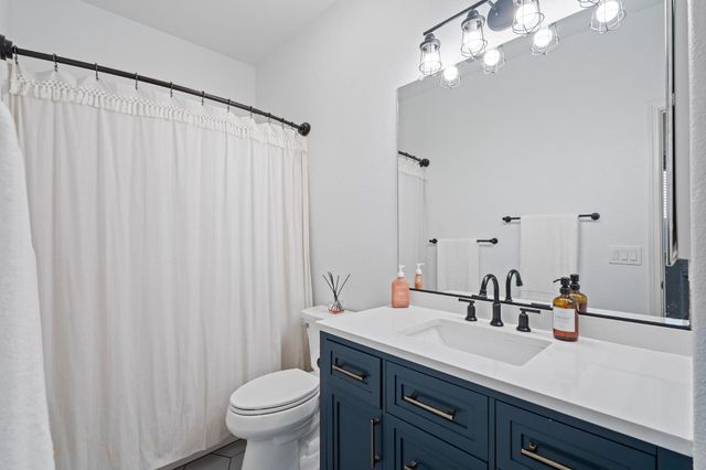 2916 N Platte Way, Sacramento, CA 95835