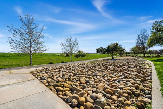 2916 N Platte Way, Sacramento, CA 95835