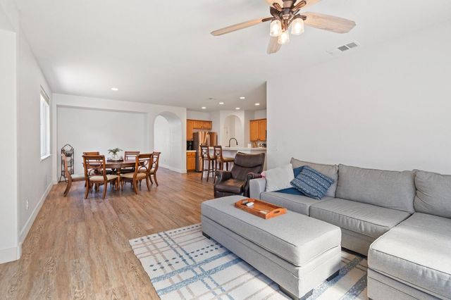 2916 N Platte Way, Sacramento, CA 95835