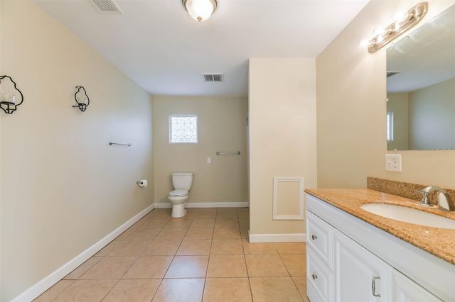 11 Lyncrest Drive, Galveston, TX 77550