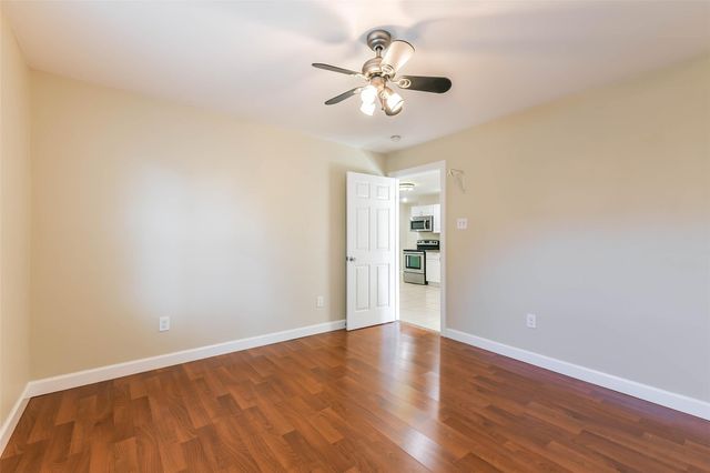 11 Lyncrest Drive, Galveston, TX 77550