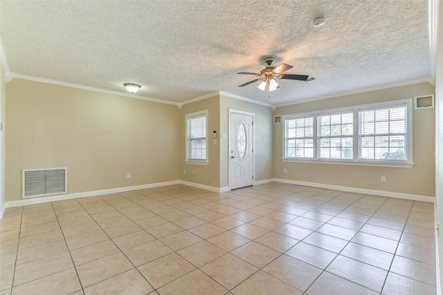 11 Lyncrest Drive, Galveston, TX 77550