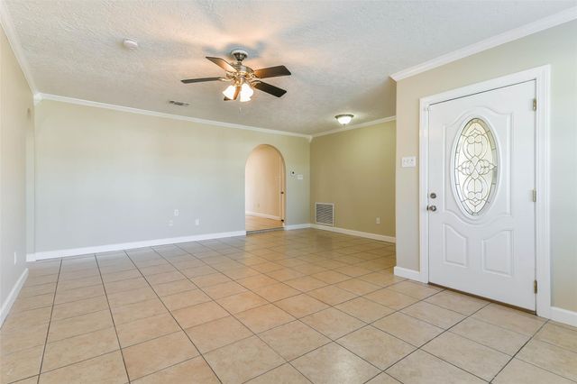 11 Lyncrest Drive, Galveston, TX 77550