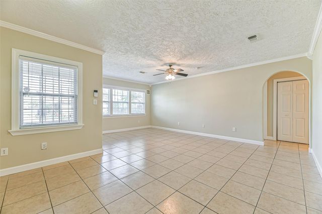 11 Lyncrest Drive, Galveston, TX 77550