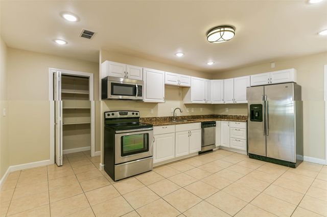 11 Lyncrest Drive, Galveston, TX 77550