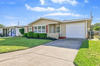 11 Lyncrest Drive, Galveston, TX 77550