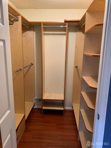 93 Caitlin Court, Franklin, NJ 08823