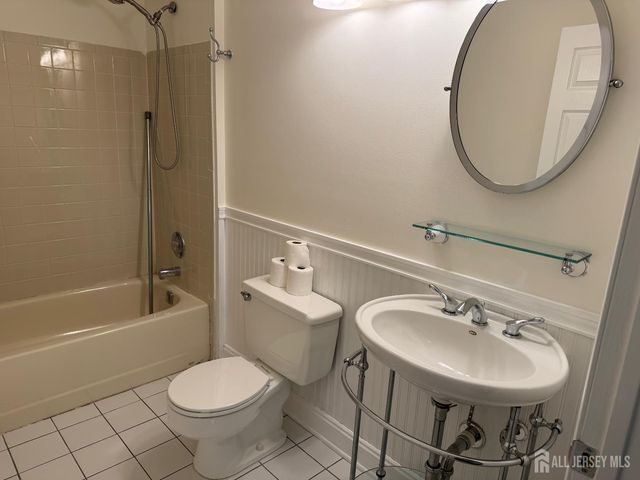 93 Caitlin Court, Franklin, NJ 08823