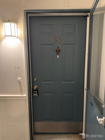 93 Caitlin Court, Franklin, NJ 08823