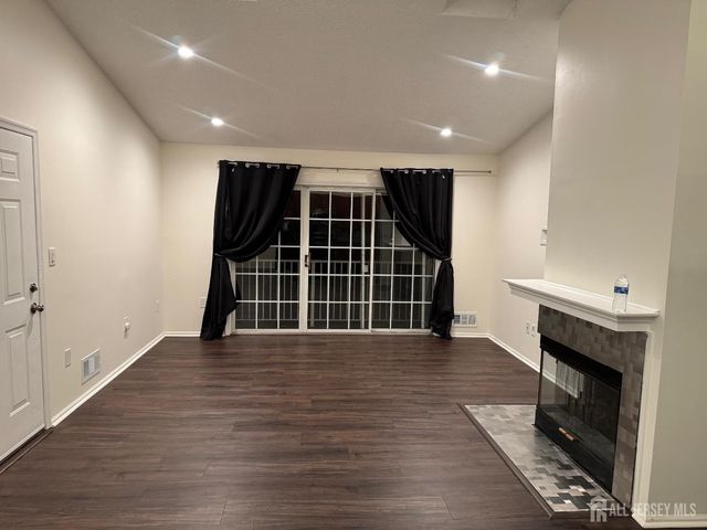 93 Caitlin Court, Franklin, NJ 08823