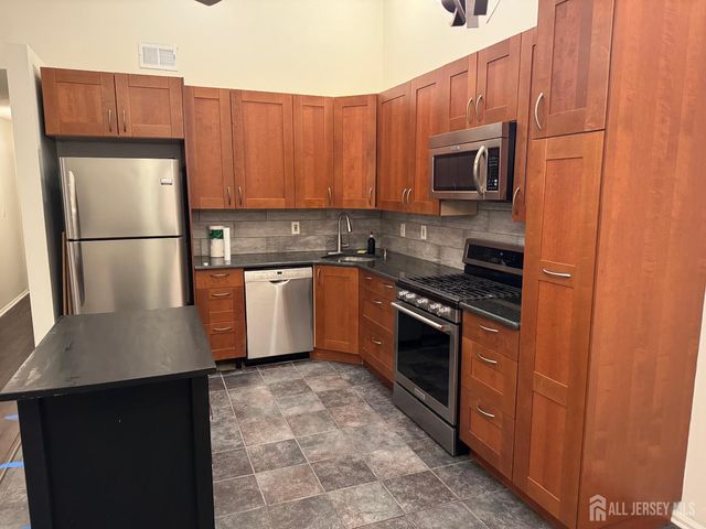 93 Caitlin Court, Franklin, NJ 08823