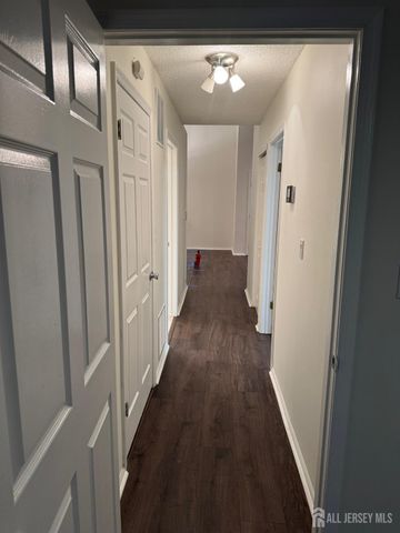 93 Caitlin Court, Franklin, NJ 08823