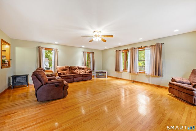 1140 Shepard Avenue, Hamden, CT 06514
