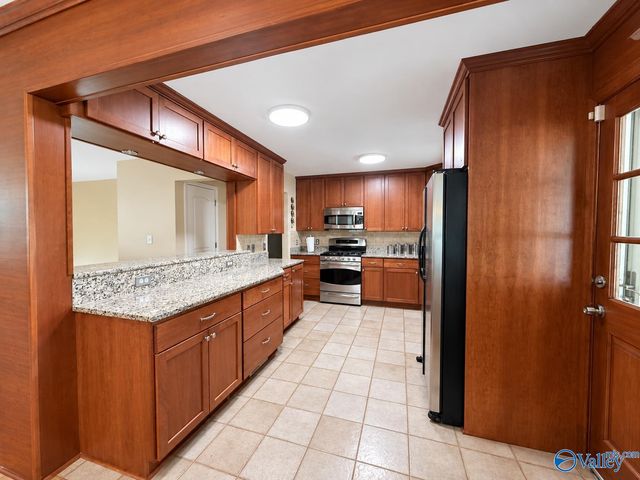 306 Spring Valley Court SW, Huntsville, AL 35802