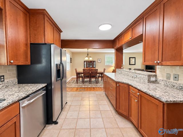 306 Spring Valley Court SW, Huntsville, AL 35802