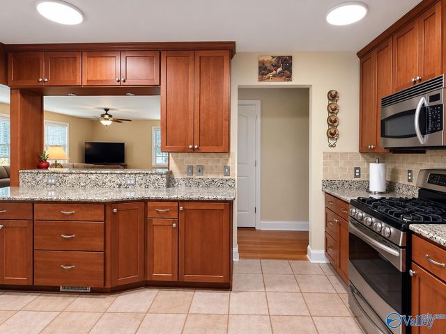 306 Spring Valley Court SW, Huntsville, AL 35802