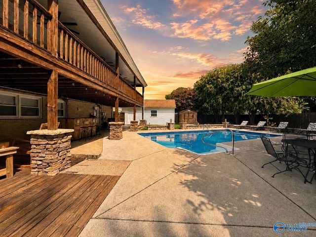 306 Spring Valley Court SW, Huntsville, AL 35802