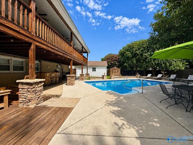 306 Spring Valley Court SW, Huntsville, AL 35802