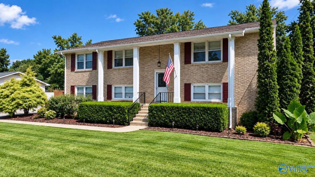 306 Spring Valley Court SW, Huntsville, AL 35802