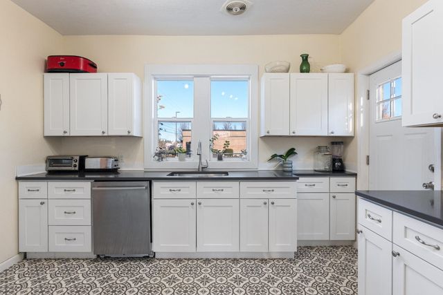 2012 N Ruby St, Spokane, WA 99207