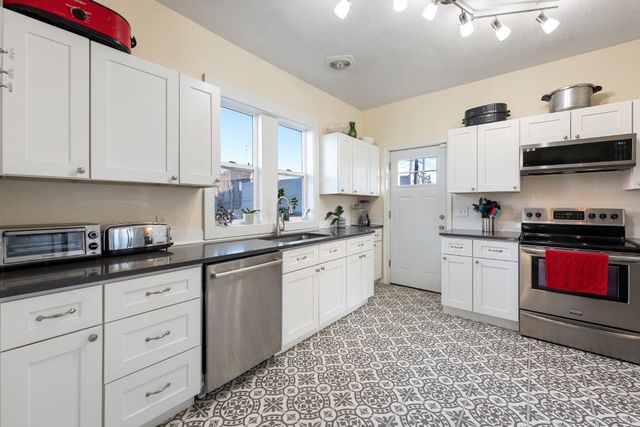 2012 N Ruby St, Spokane, WA 99207