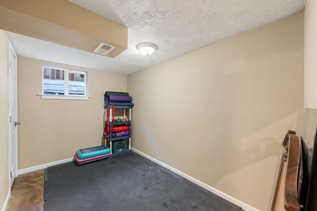 2012 N Ruby St, Spokane, WA 99207