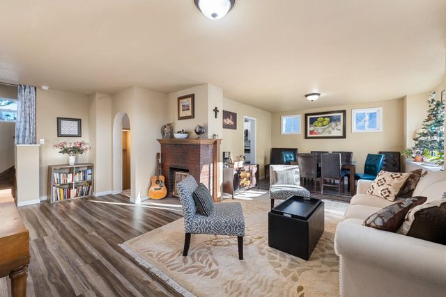 2012 N Ruby St, Spokane, WA 99207